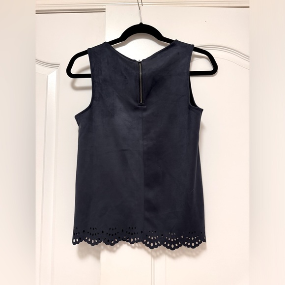 BNWT Banana Republic faux suede tank with laser cutout detail - Size XS - Picture 2 of 3
